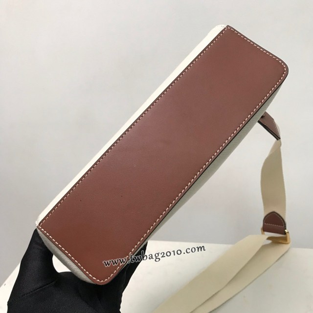 Burberry專門店新款背斜女包 巴寶莉經典帆布配皮翻蓋女士肩背包 yxb1505